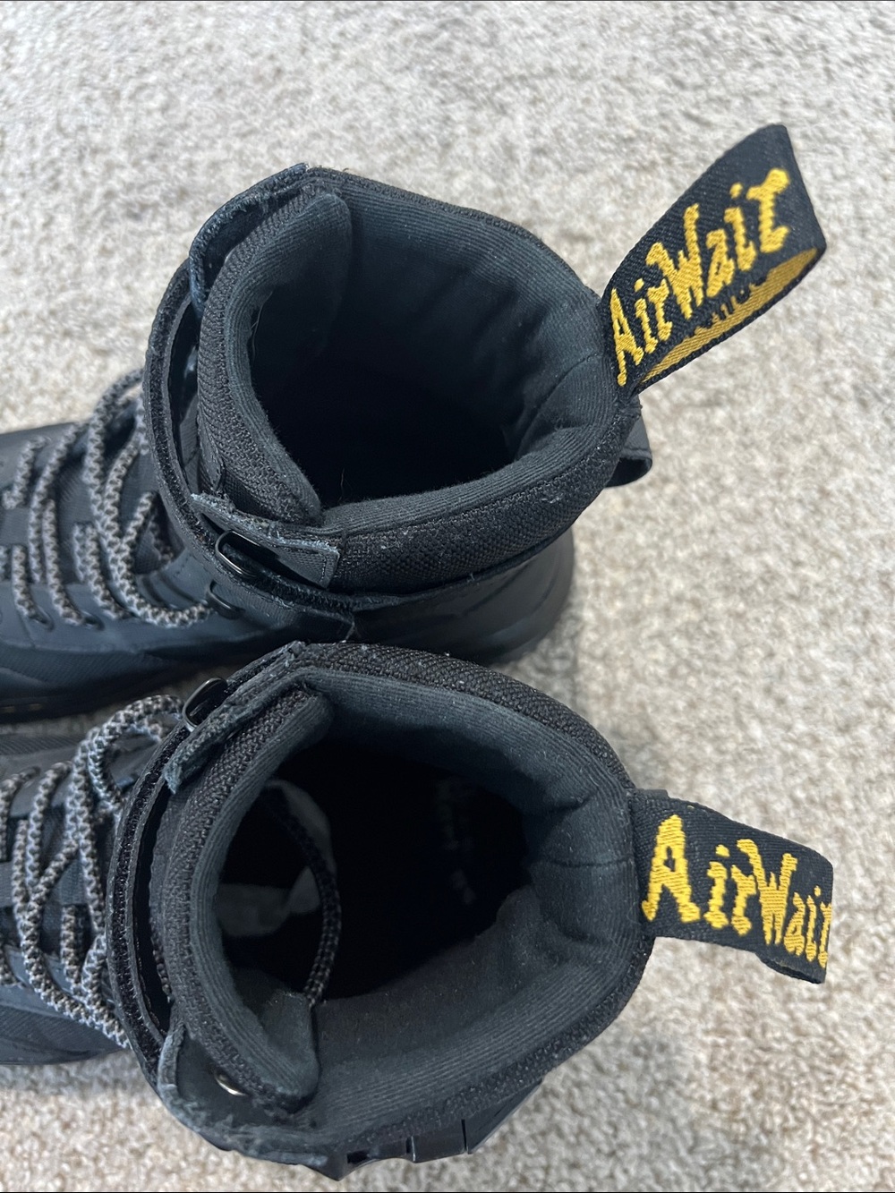 Dr. Martens Combs Tech Black - Picture 6 of 10